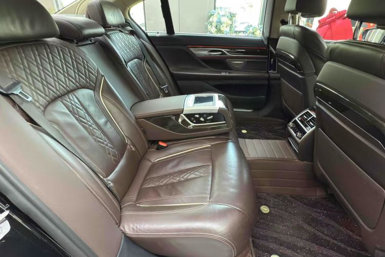 宝马7系 2021款 730Li 豪华套装中控内饰7001