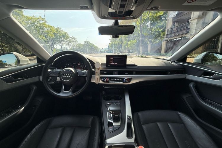 奥迪A5 2019款 Sportback 40 TFSI 时尚型中控内饰7001