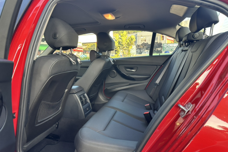 宝马3系 2016款 316i 时尚型车身外观6012