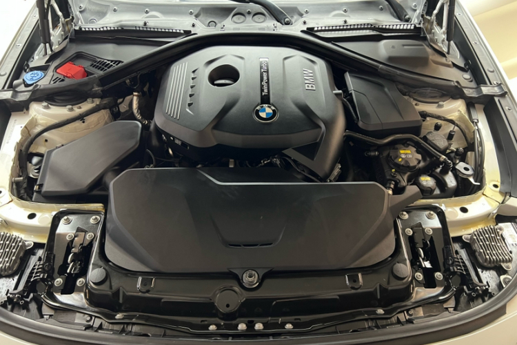 宝马3系GT 2019款 320i M运动套装中控内饰7008