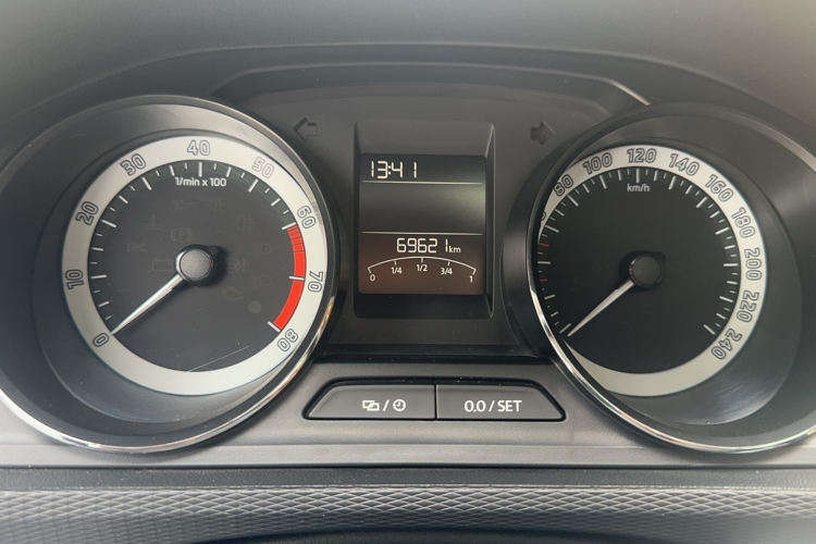 斯柯达 柯米克 2018款 1.5L 自动舒适版 国VI中控内饰15