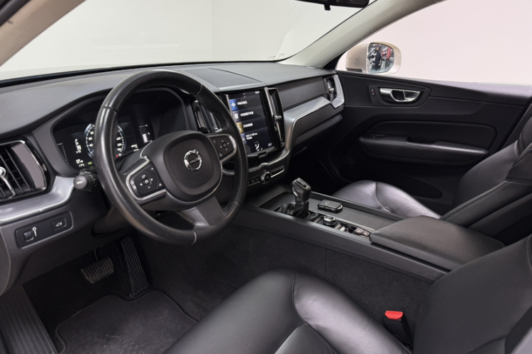 沃尔沃XC60 2018款 T5 四驱智逸版中控内饰7004