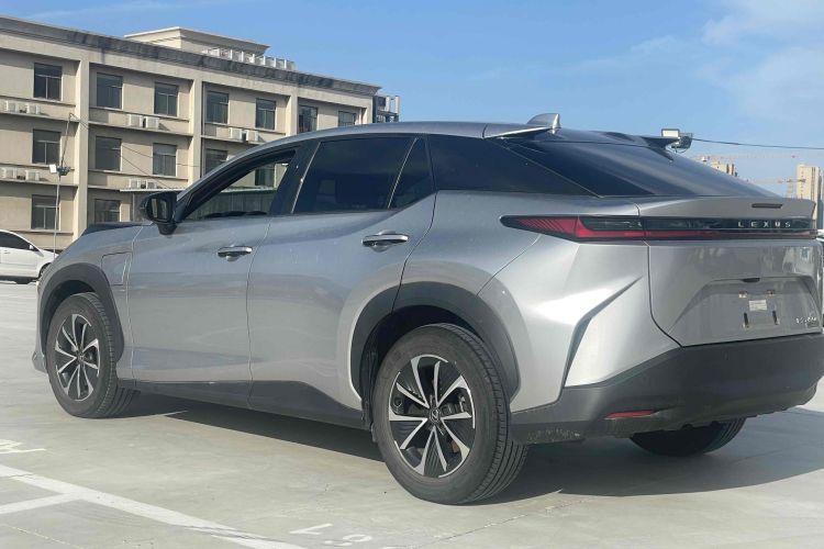 雷克萨斯RZ 2023款 450e 四驱纵行版车身外观6006