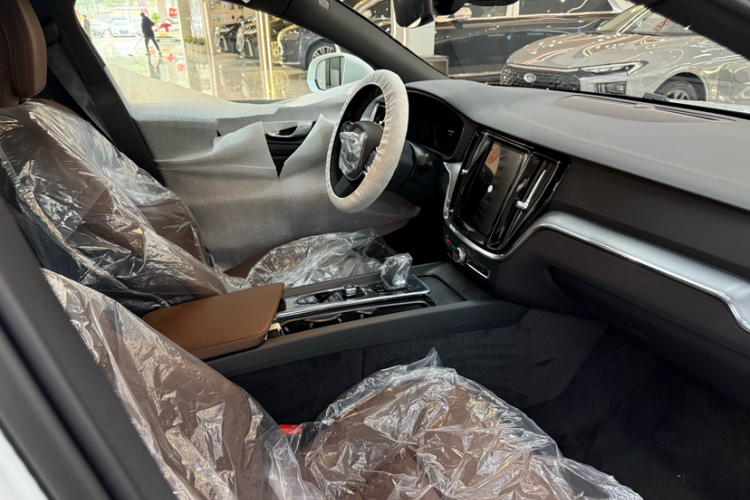 沃尔沃S60 2026款 B4 智逸豪华版中控内饰7005