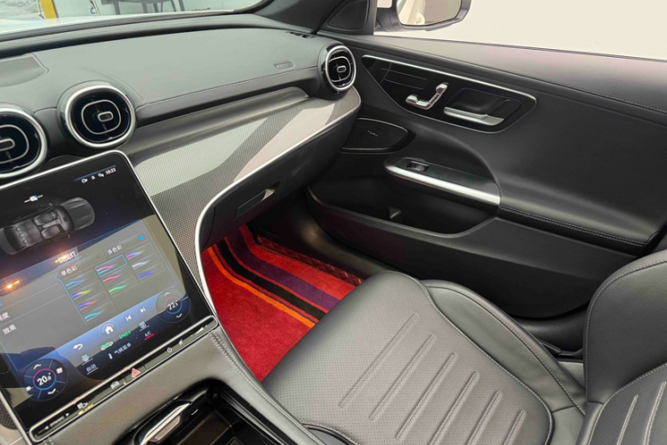 奔驰C级 2023款 改款二 C 260 L 运动版中控内饰7007