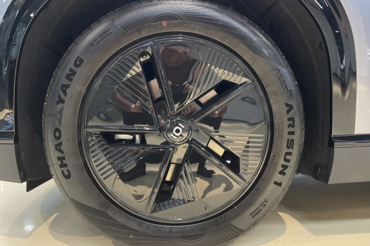 长安启源E07 2025款 增程 四驱 39kWh Max智驾版车身外观6001