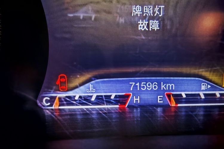 Jeep 自由光(进口) 2014款 2.4L 豪华版中控内饰7011