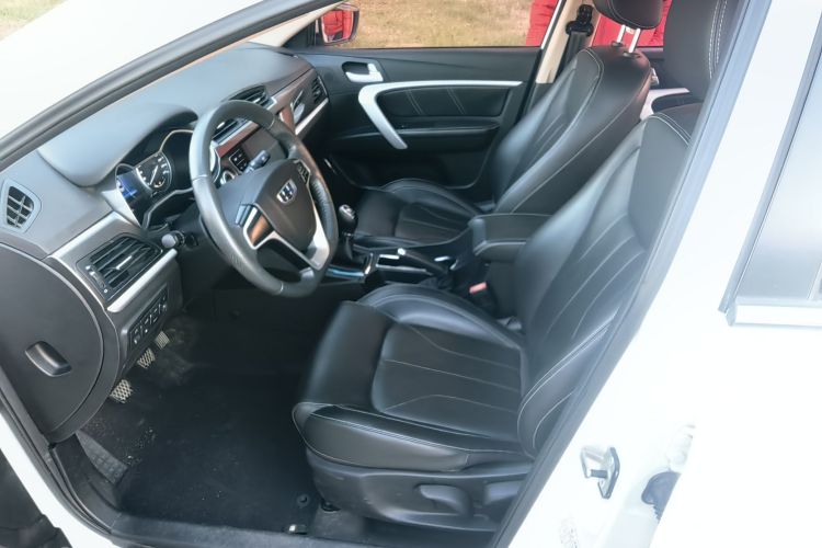 吉利汽车 帝豪 2017款 三厢百万款 1.5L 手动向上版局部细节19