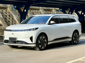 东风奕派 eπ008 2024款 636Max纯电版 6座