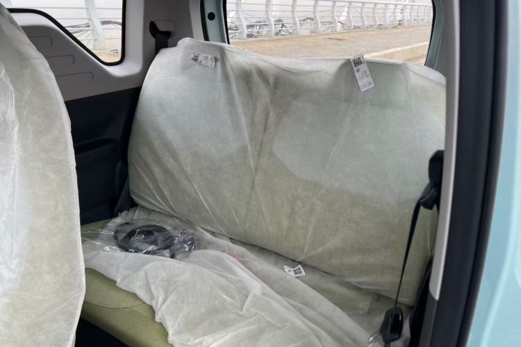 吉利银河 2024款 熊猫mini 200km 耐力熊中控内饰7003