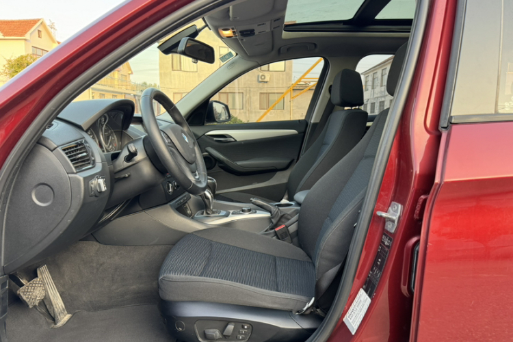 宝马X1 2014款 sDrive18i 时尚型中控内饰7006