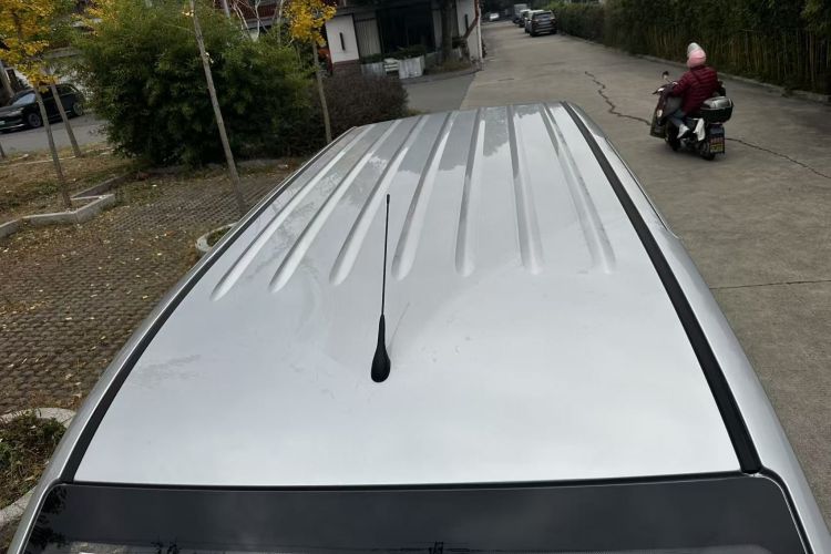 五菱汽车 五菱宏光V 2022款 1.5L劲取版电动助力LAR车身外观6008