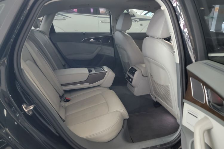 奥迪A6L 2015款 35 FSI quattro 技术型中控内饰7009