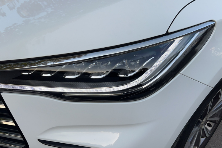 比亚迪 宋MAX 2021款 升级版 1.5T 自动豪华型 6座局部细节36