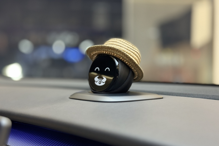 蔚来ET5 2022款 75kWh中控内饰7012