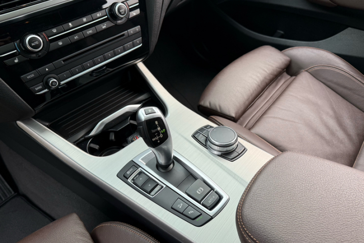 宝马X4 2016款 xDrive20i M运动型中控内饰7001