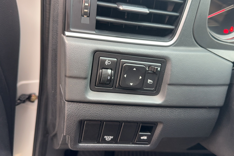 东风风行 景逸S50 2017款 1.6L CVT尊享型局部细节9001