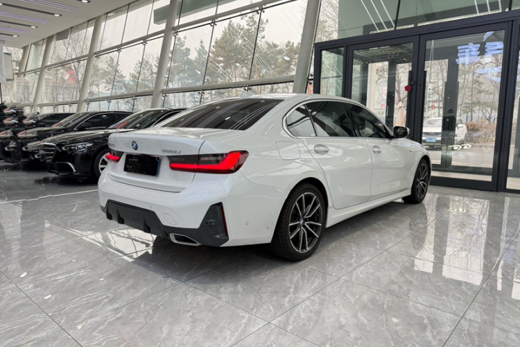 宝马3系 2023款 325Li M运动套装车身外观6004