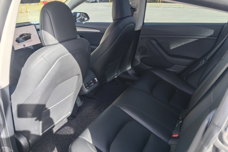特斯拉 Model 3 2022款 后轮驱动版中控内饰7002