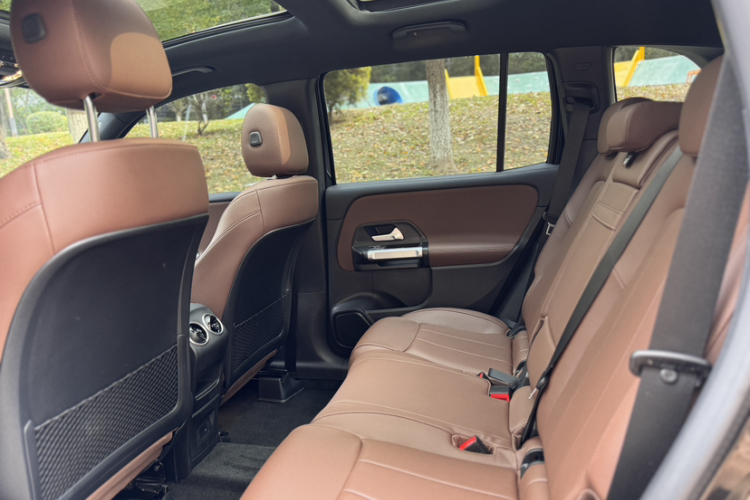奔驰GLB 2023款 GLB 220 动感型中控内饰7009