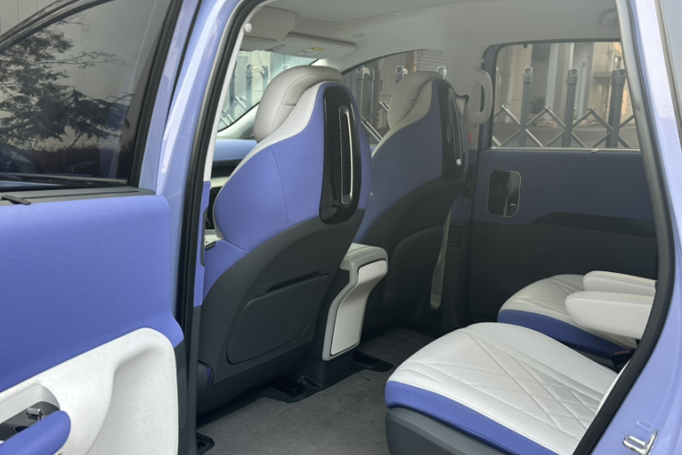 ARCFOX极狐 极狐考拉 2023款 家庭版中控内饰7008