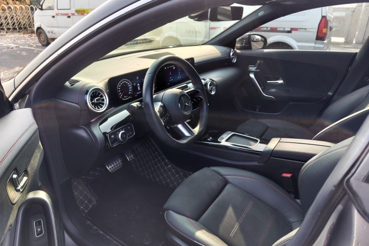 奔驰CLA 2024款 CLA 200 猎跑车中控内饰7003