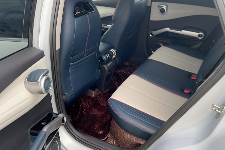 比亚迪 元PLUS 2022款 430KM 尊贵型中控内饰7002