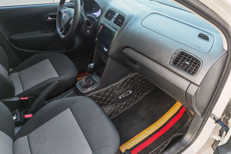 大众 Polo 2016款 1.4L 自动风尚型中控内饰7011