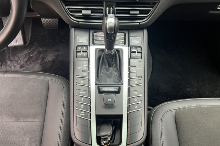 保时捷 2021款 Macan 2.0T中控内饰7004