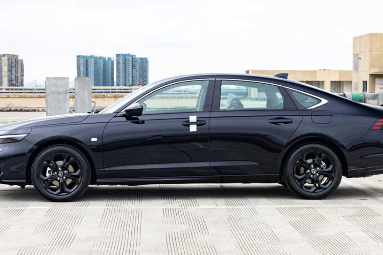 本田 雅阁 2025款 260TURBO 舒适版车身外观6002