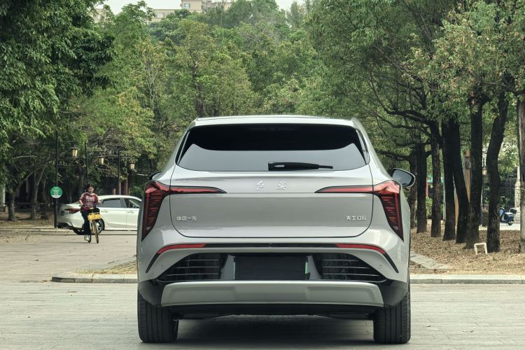 红旗天工06 2025款 520 智选版车身外观6005