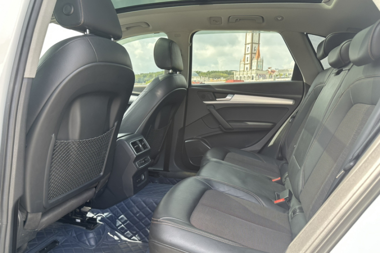 奥迪Q5L 2018款 40 TFSI 荣享时尚型 国V中控内饰7007