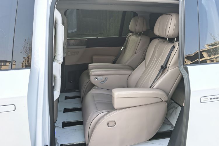 小鹏X9 2024款 702超长续航Pro中控内饰7004