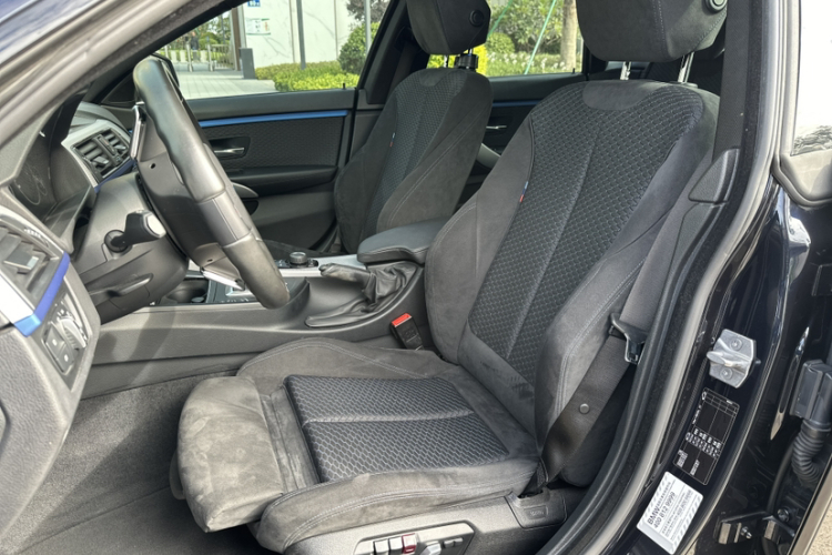 宝马4系 2017款 425i Gran Coupe 领先型M运动套装中控内饰7006