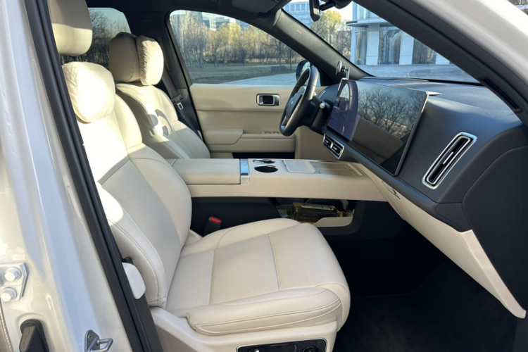 理想汽车 理想L7 2024款 Ultra局部细节19