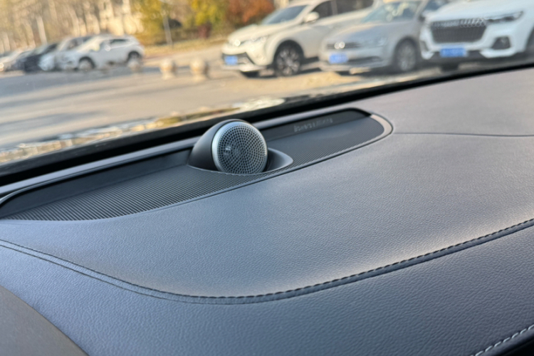 沃尔沃S90新能源 2019款 T8 E驱混动 智雅版 国V中控内饰7009