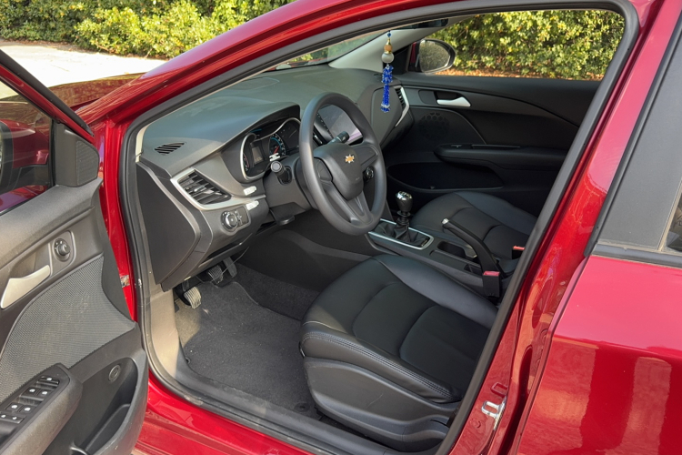 雪佛兰 科沃兹 2019款 320 手动欣享版中控内饰7002