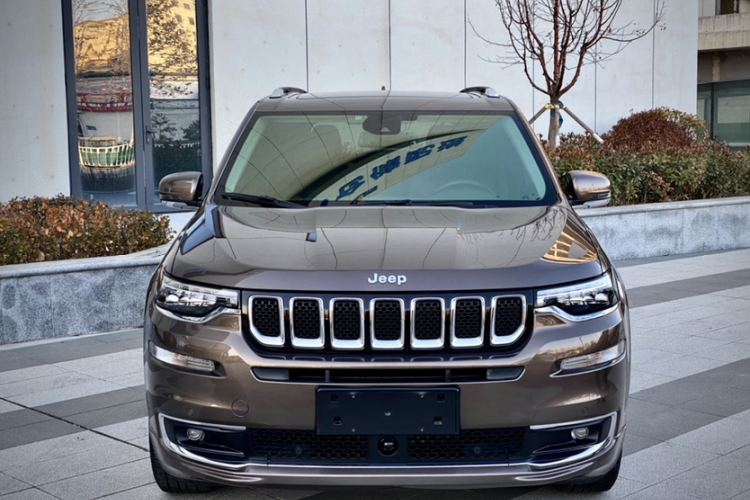 Jeep 大指挥官 2018款 2.0T 四驱智享版 国V车身外观6006