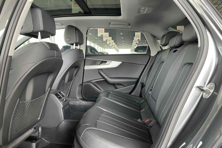 奥迪A4L 2022款 40 TFSI 豪华动感型中控内饰7003