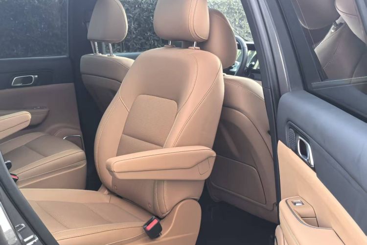 理想汽车 理想ONE 2021款 增程6座版中控内饰7008