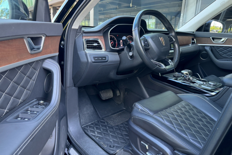 红旗HS7 2019款 3.0T 自动四驱智联旗领版中控内饰7004