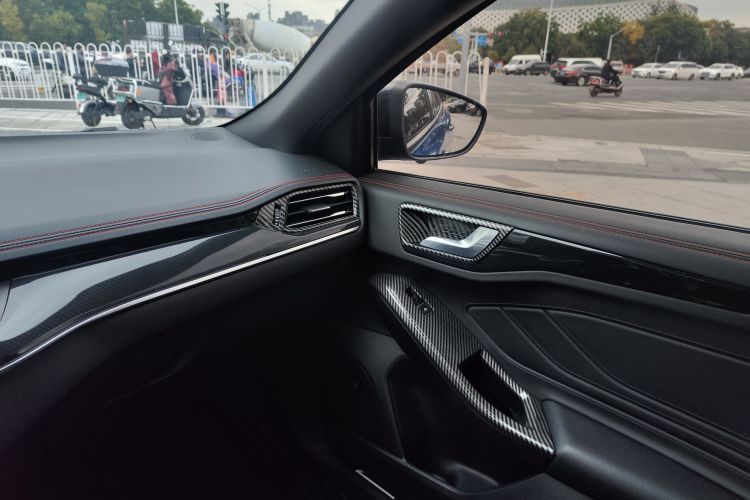 福特 福克斯 2021款 三厢 EcoBoost 180 自动ST Line中控内饰7007