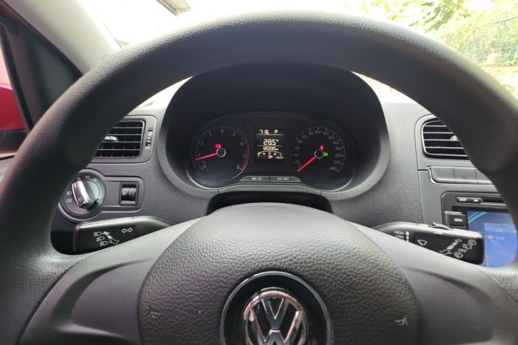 大众 Polo 2016款 1.4L 自动风尚型中控内饰15