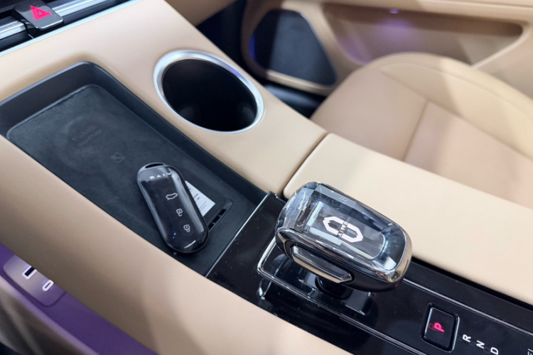 鸿蒙智行 问界M5 2022款 增程四驱旗舰版局部细节18