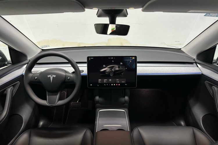 特斯拉 Model Y 2023款 后轮驱动版中控内饰7002