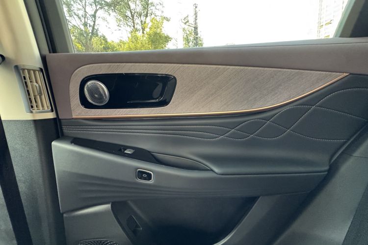 奇瑞 瑞虎9 C-DM 2025款 1.5T 106KM悦享版 7座 磷酸铁锂中控内饰7004