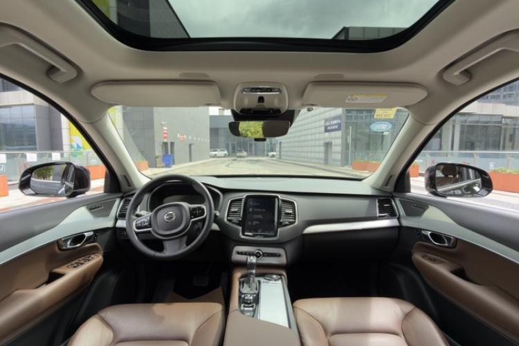 沃尔沃XC90 2018款 T6 智逸版 7座中控内饰7004
