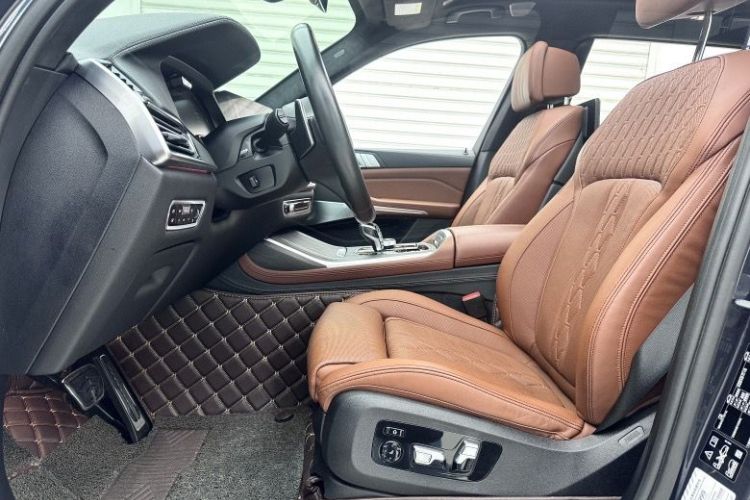 宝马X7 2019款 xDrive40i 行政型M运动套装中控内饰7001