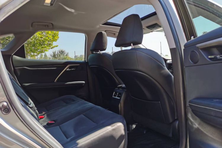 雷克萨斯RX 2020款 改款 300 两驱精英版中控内饰7010