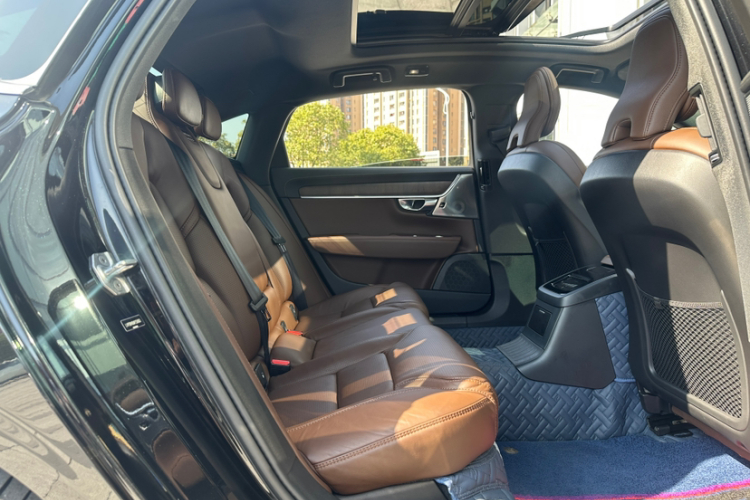 沃尔沃S90新能源 2022款 T8 E驱混动 智雅豪华版中控内饰7009